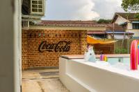 Kluang Swimming Pool Blues 11 Retro Homestay - B&B Kluang