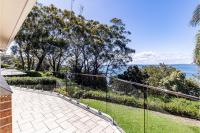 Sanctuary on Dutchies, 18 Gloucester Street - Water views, Air Conditioning, WiFi and Close To Town - B&B Nelson Bay