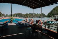 Cat Ba Bay Cruises - Bed and Breakfast