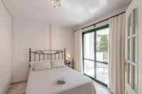 797 Holiday Rentals - Apartamento frente al Parque la Paloma con piscina - B&B