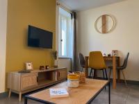 B&B Castres-sur-l'Agout - Exceptionnel ! Superbe appartement refait à neuf en rez-de-chaussée avec parking privé - Bed and Breakfast Castres-sur-l'Agout