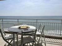 Appartement spacieux 1er étage avec balcon, vue mer, double garage à Saint-Gilles-Croix-de-Vie - FR-1-224-775 - Bed and Breakfast