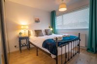 B&B Newhall - Saltbox Stays- 3 bed house with off-street parking, sleeps 6 - Bed and Breakfast Newhall