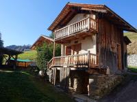 Charmant Mazot Savoyard à Hauteluce: Idéal pour Couple, Proche Commerces et Ski, Bien Équipé - FR-1-342-263 - B&B