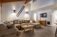 Horizons IV 180 New Luxurious Listing Fully Remodeled 2 Bedrm Plus Loft 2 and a half Bathrm Sleeps 8 - B&B