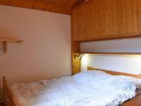 Appartement 3 pièces, 6 pers, proche pistes, parking - FR-1-180-365 - Bed and Breakfast Les Allues