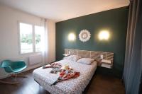 appartement n2 centre village, clim, parking gratuit - B&B