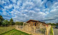 Immaculate 3-Bedroom Private Lodge near York - B&B