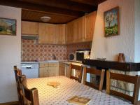 Appartement cosy 7 couchages, au pied des pistes, cheminée, parking - FR-1-241-23 - B&B