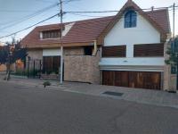 Cálido y confortable Chalet a metros Mendoza Plaza Shopping - Chambres d’hôtes Villa Nueva