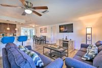 Englewood Escape with Screened-In Pool and Grill! - Chambres d’hôtes Englewood