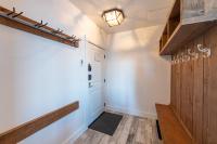 Fully Renovated Ski-in/out Loft with Private Hot Tub! - B&B Golden