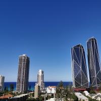 Large Two-Bedroom and Two-Bathroom Apartment with balcony City View