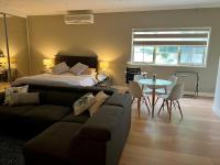 B&B Lysterfield - Super Luxury Self Contained Studio unit - Bed and Breakfast Lysterfield