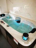 Jaccuzzi privatif dans studio tout confort - B&B Lachapelle-sous-Aubenas