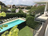 Appartement montfleury, 2 terrasses, 2 chambres , 2 sdb , pkg privé piscine, 15 min walk to Croisette beach and Palais des festivals - B&B