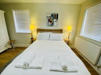 B&B Woking - Cloud9StayZ at The Oakridge - Bed and Breakfast Woking