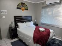 B&B Richards Bay - Elegant 1-Bedroom Apartment with pool. - Bed and Breakfast Richards Bay