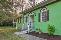 B&B Wilmington - Pet-Friendly Wilmington Home about 5 Mi to Beach! - Bed and Breakfast Wilmington