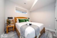 NEW, Mountain Chic Suite, Whyte Avenue, Netflix, WiFi, Sleeps 6 - B&B Edmonton