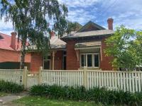 B&B Wagga Wagga - Central CBD House - Bed and Breakfast Wagga Wagga