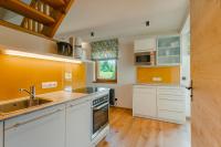 Appartamento con 2 Camere da Letto, Balcone e Vista Lago