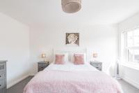 Stone's Throw - Ferienwohnung Deal