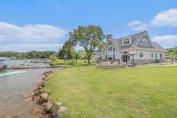 Runyan Lake House / 4 Private Suites - Sleeps 13 - B&B Fenton