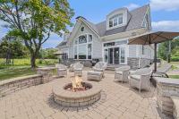 Runyan Lake House / 4 Private Suites - Sleeps 13 - B&B Fenton
