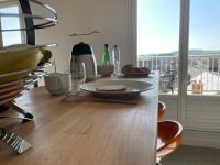 Appartement chaleureux , cosy, bien équipé et bien placé - B&B