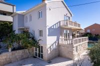 Villa Moreta with heated pool, Sauna, Hot-tub - Chambres d’hôtes Trogir