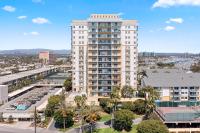 En Vogue Top Floor Property Ocean View - B&B