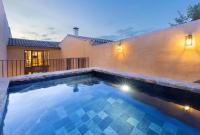 Longue Vie à la Reine - Piscine - Château - B&B Carcassonne