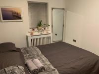 Modern 2 bed apartment - B&B Wallasey