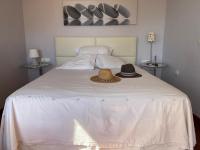 B&B Málaga - La casita de Golf Añoreta y Piscina Rincon de la Victoria - Bed and Breakfast Málaga