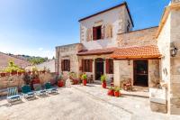 Traditional Home Vereniki With Heated Pool - BY APOKORONAS VILLAS - Chambres d'hôtes Gavalochori