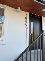 Modern Ranch near Knapp Center, Downtown - Bed and Breakfast Des Moines