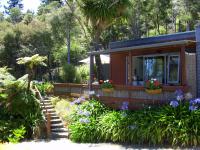 B&B Parapara - Cabbage Tree Chalet - Bed and Breakfast Parapara