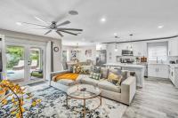 B&B Delray Beach - Dinas Home with Modern Interior and Heated Pool - Bed and Breakfast Delray Beach