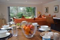 Luxury Home on Maenporth Estate Next to the Beach - Chambres d’hôtes Falmouth