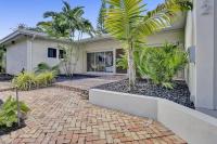 Brand New! Heated Pool, Golf Cart, Next to Beach - B&B Fort Lauderdale