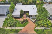 Brand New! Heated Pool, Golf Cart, Next to Beach - B&B Fort Lauderdale