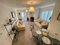 B&B Bromley - 2 Bed 2 Bathroom Gated Apartment 1 Inc free Parking - Bed and Breakfast Bromley