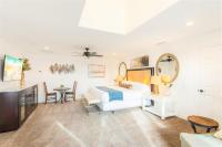 Suite with Mountain View
