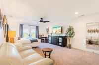King Suite with Pool View