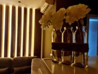 Sunny Apartment - Blloku Tirana, near Lake - B&B Tirana