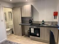 4. Immaculate 2 Bedroom Flat - B&B