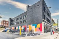 New Downtown Loft Style Apartment Above Restaurant - Chambres d’hôtes