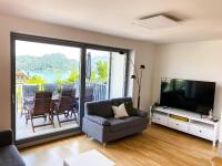 Apartment mit 3 Schlafzimmern, Terrasse und Seeblick