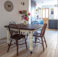 Stylish Town Centre House with Garden and Parking Opposite - Bed and Breakfast Bury St. Edmunds
